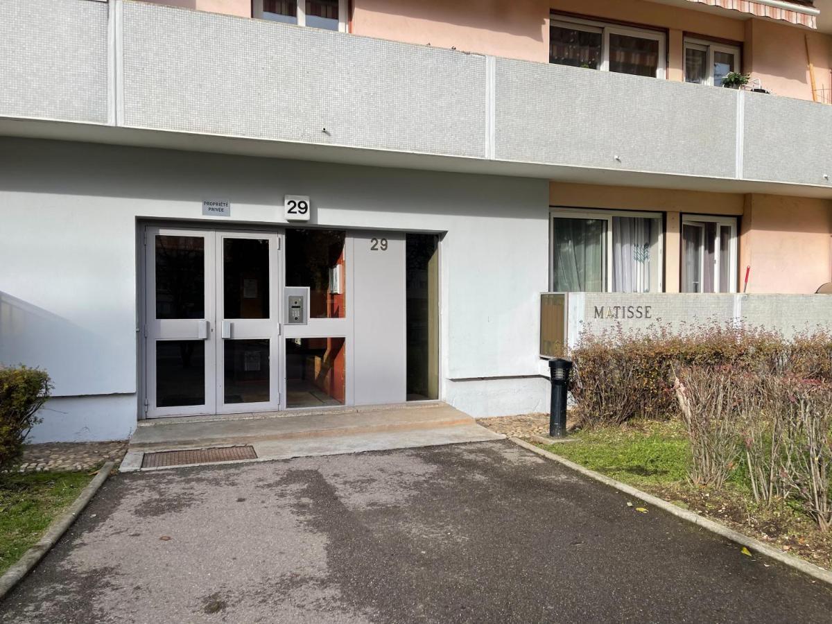 Chambre Privee En Colocation Dans Un Appartement Au Centre De Rillieux La Pape Luaran gambar